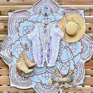 Folk Prairie farmhouse vibe Embroidered boho Blouse/cover up w shabby chic feel